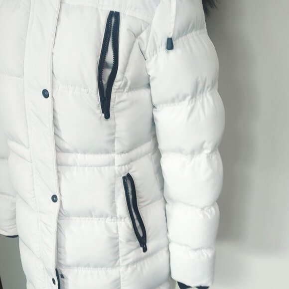 DKR Canadian Outdoor Collection White with Black Puffer Coat - Size S - Picture 4 of 15